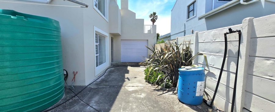 5 Bedroom Property for Sale in Franskraal Western Cape
